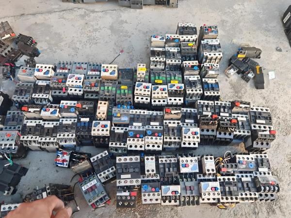 ���յ�Դ���أ��Ӵ������գ��۶�������