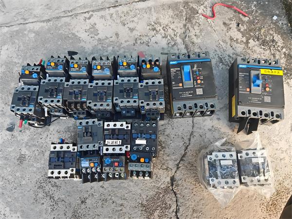 ���յ�Դ���أ��Ӵ������գ��۶�������